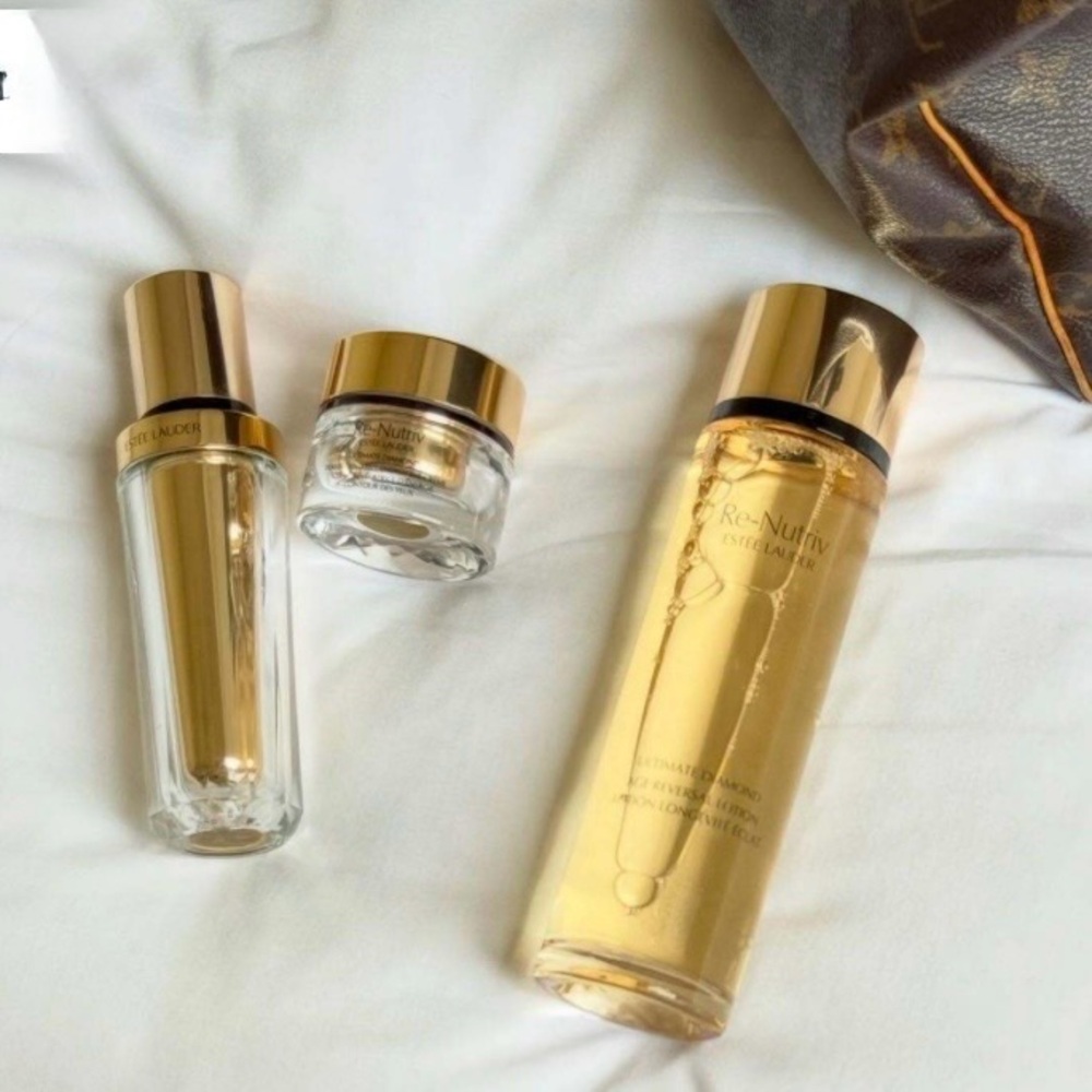 RE-NUTRIV ULTIMATE DIAMOND TRANSFORMATIVE BRILLIANCE SERUM - Picture 7 of 12